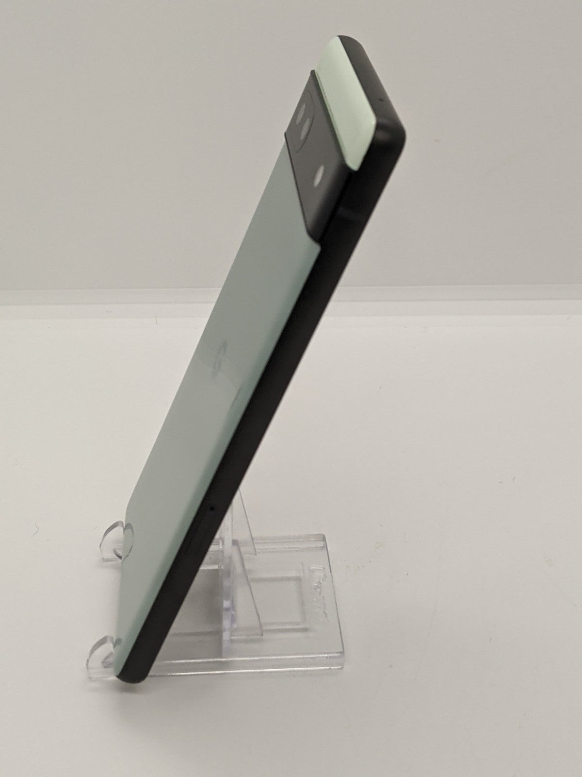 Google Pixel 6A 5G 128GB 6GB RAM Verizon Smartphone GB62Z Seafoam Green