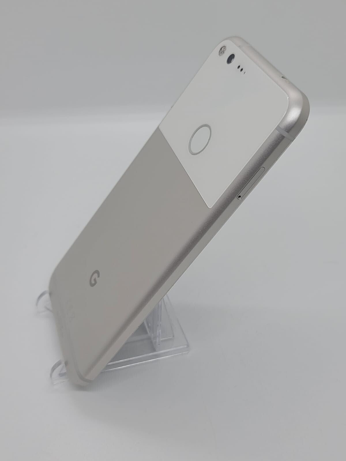 Google Pixel XL 128GB Network Unlocked Silver Smartphone 2PW2100 New Battery!