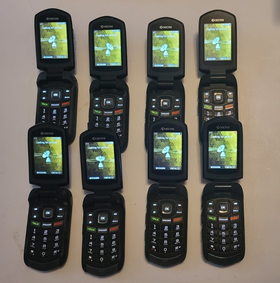 Lot of 8 Kyocera Dura XTP 3G Sprint Flip Phone E4281 FOR PARTS