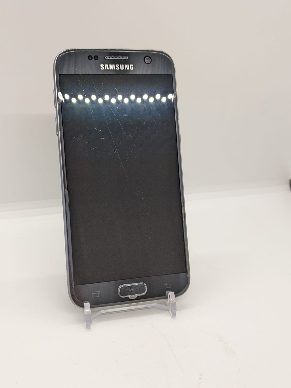 Samsung Galaxy S7 32GB Factory Unlocked 4G LTE  Android Smartphone SM-G930U