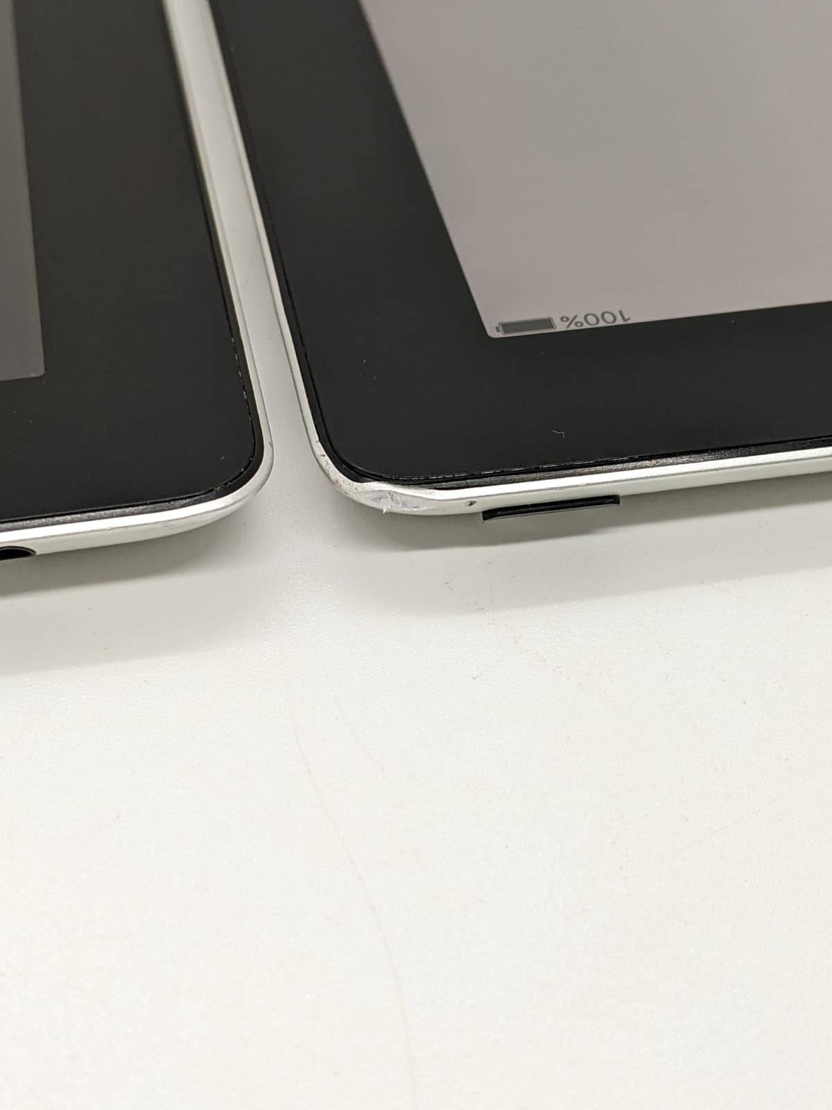 Lot of 2 - Apple iPad 3 32GB Wi-Fi Only Tablet A1416  MC706LL/A 9.7" iOS 9.3.5