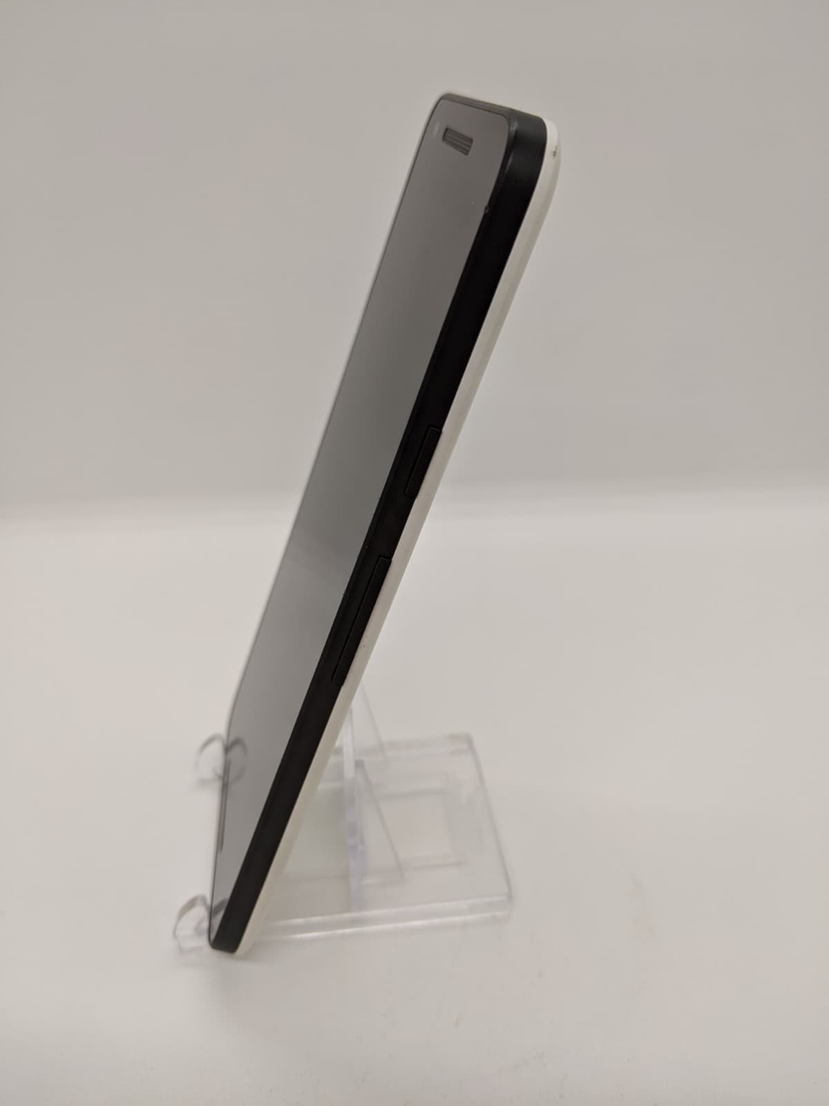 Rooted Nexus 5X 32GB GSM 4G Lineage OS 15.1 White Smartphone H790