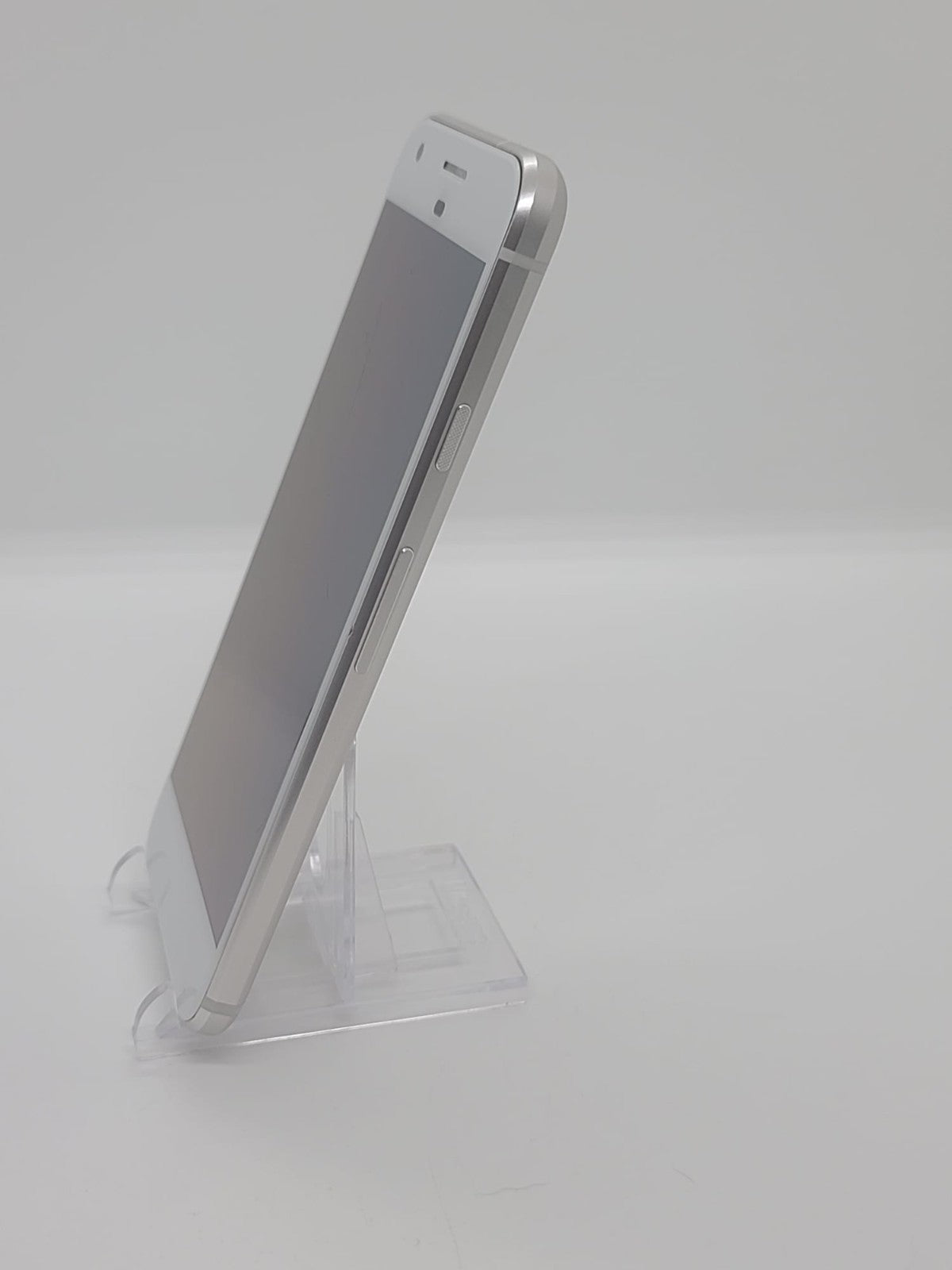 Google Pixel 32GB Network Unlocked Silver Smartphone New Battery Installed!!