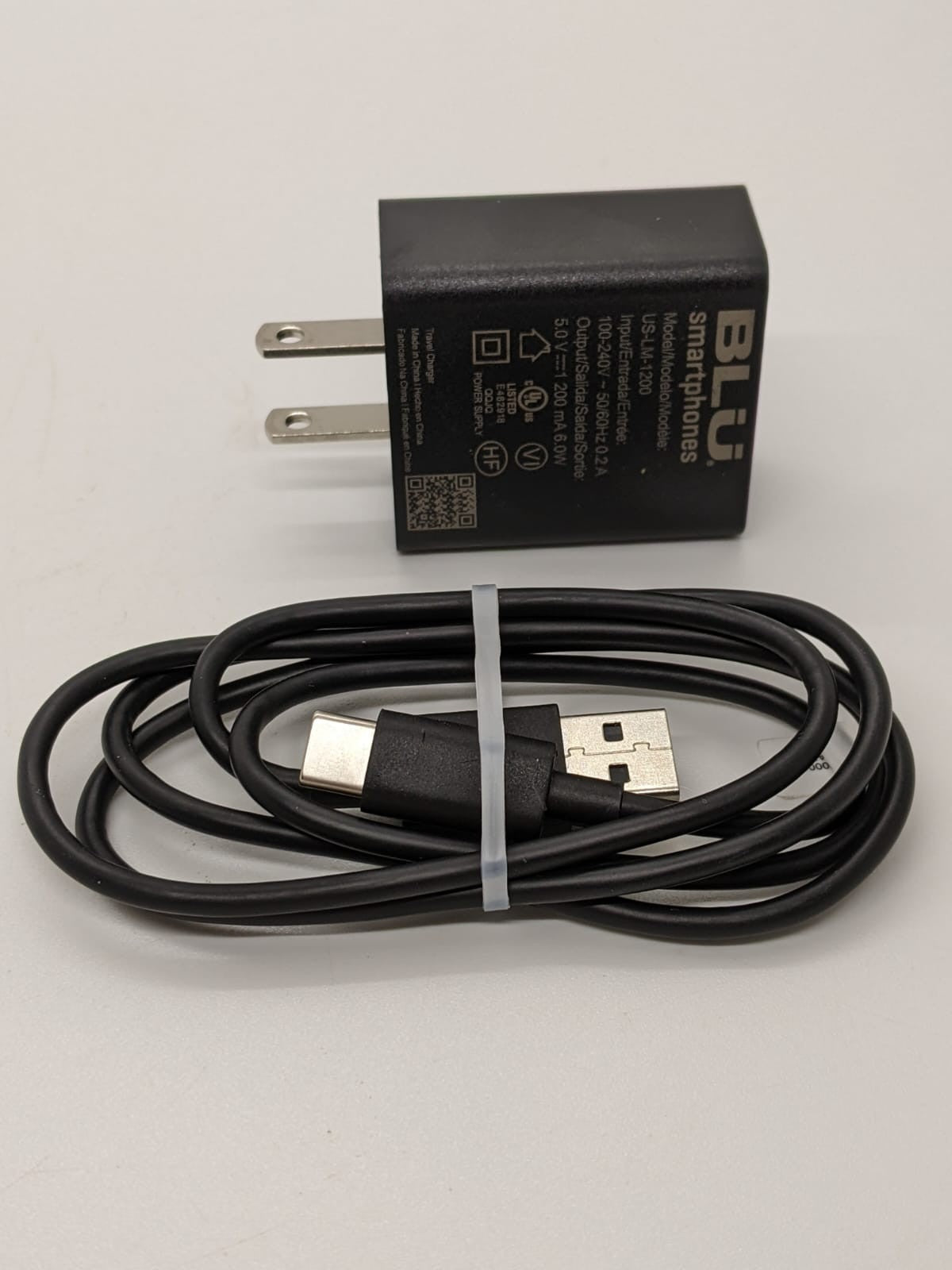 BLU Flex 8GB (TracFone) Black Flip Phone B300V GREAT!