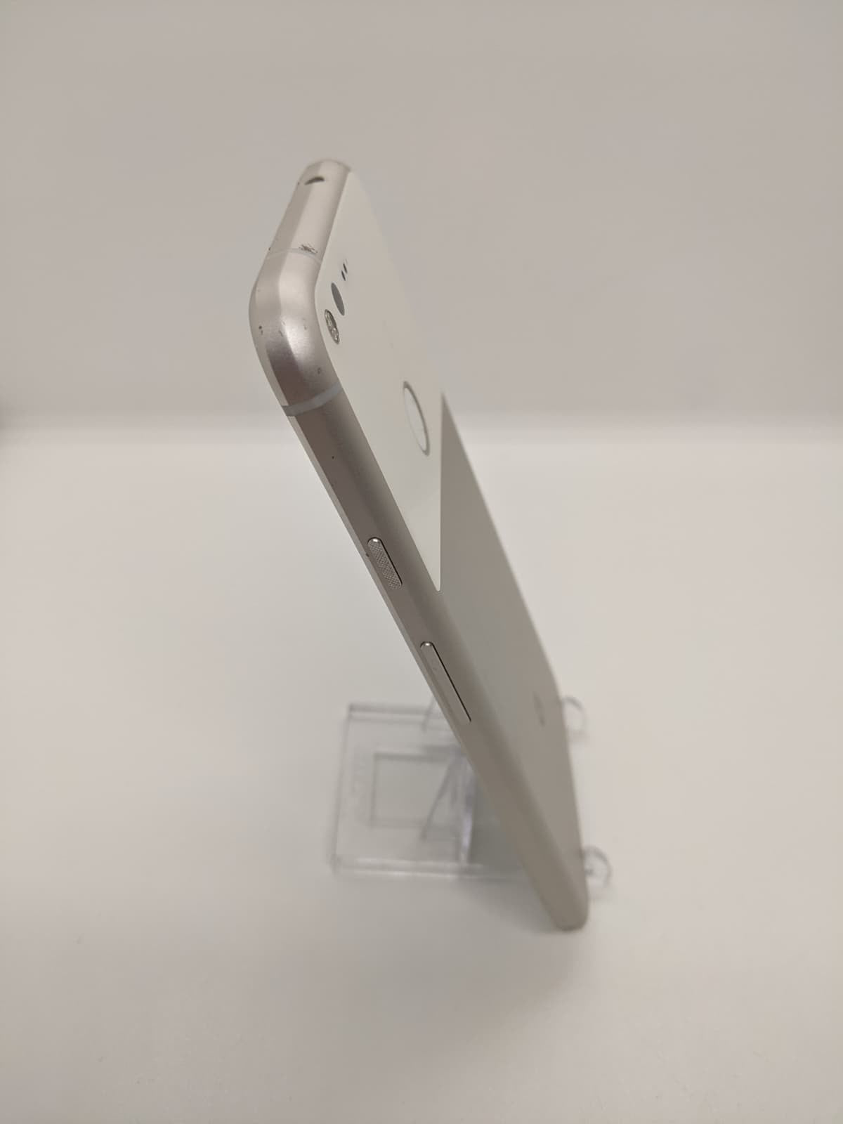 Google Pixel XL 32GB Network Unlocked Silver 4G Smartphone 2PW2100 New Battery!