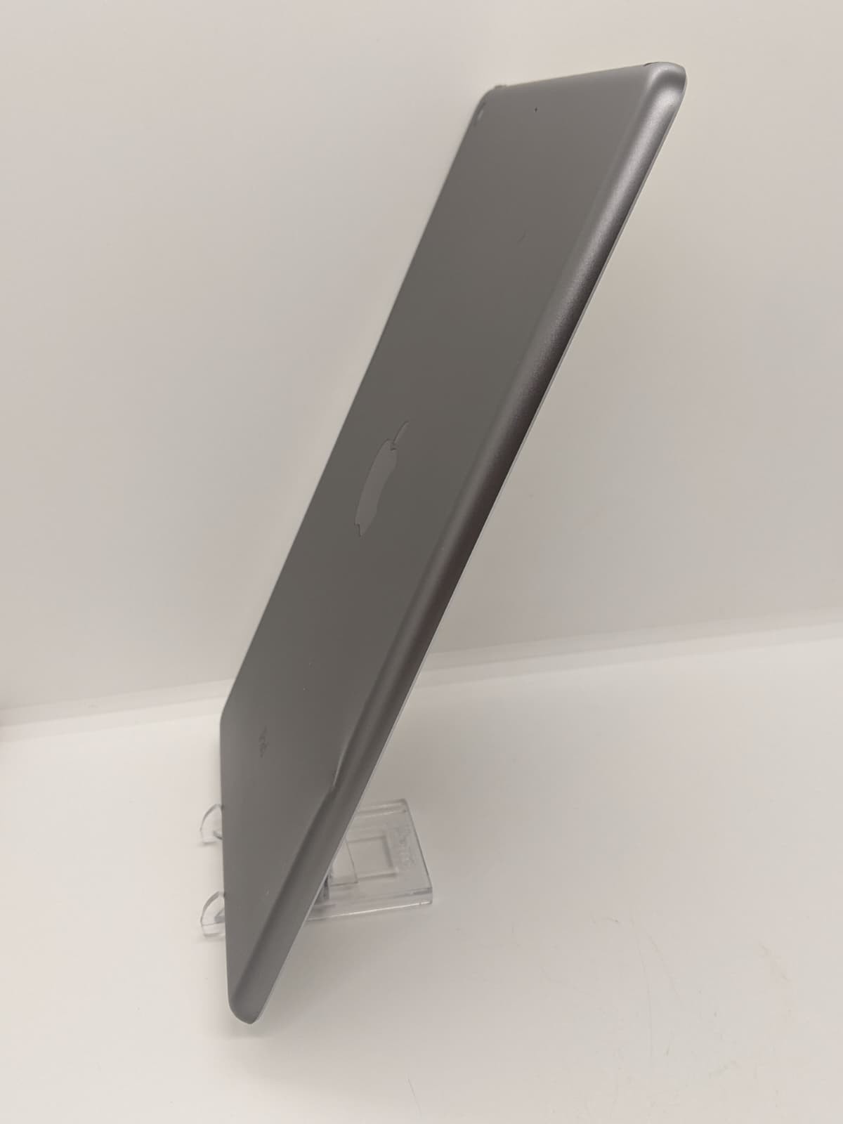 Apple iPad Air (1st Generation) 32GB (Wi-Fi Only) Space Gray Tablet A1474