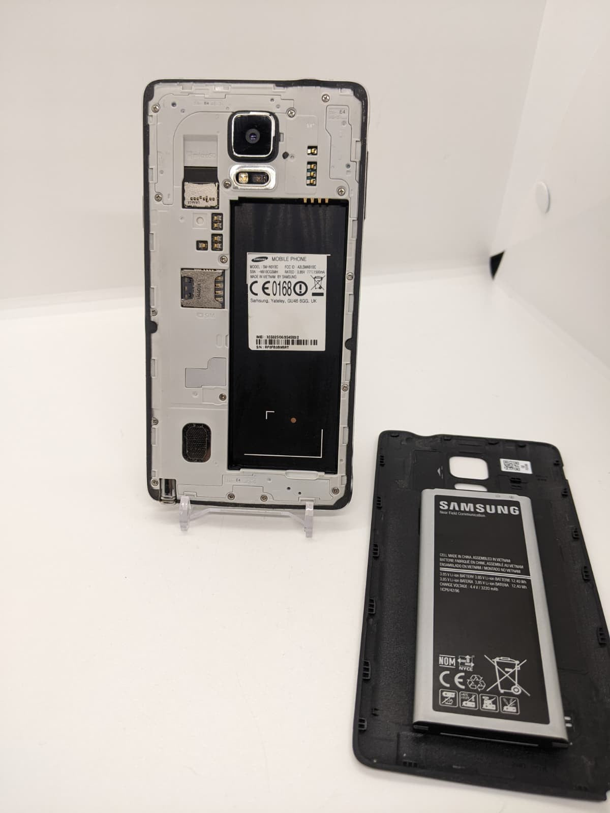 Samsung Galaxy Note 4 32GB 3GB RAM GSM Unlocked Smartphone SM-N910C