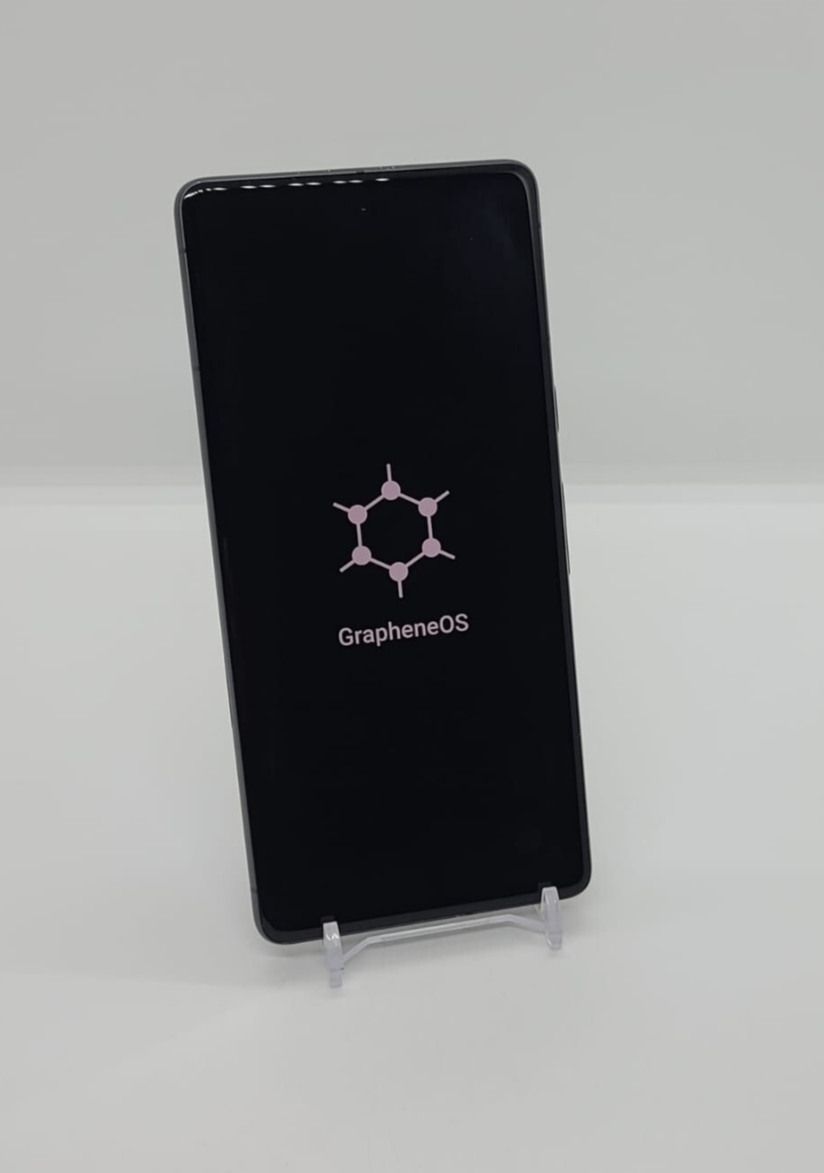 Degoogled Pixel 7 128GB 8GB RAM Graphene OS 5G Smartphone Obsidian GVU6C