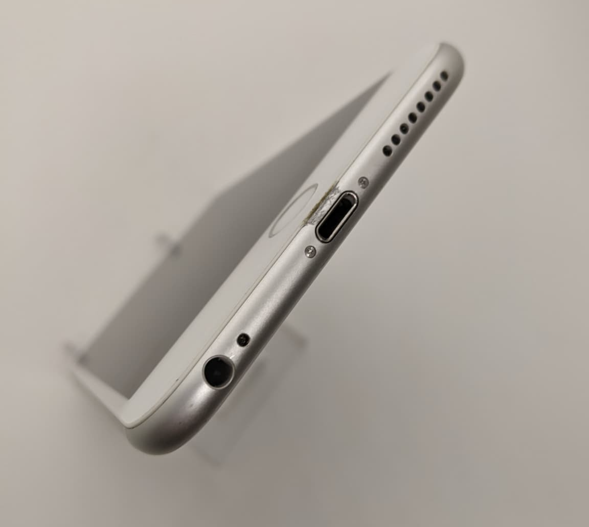 Apple iPhone 6 + 128GB Unlocked Smartphone MGAQ2LL/A A1522 Silver