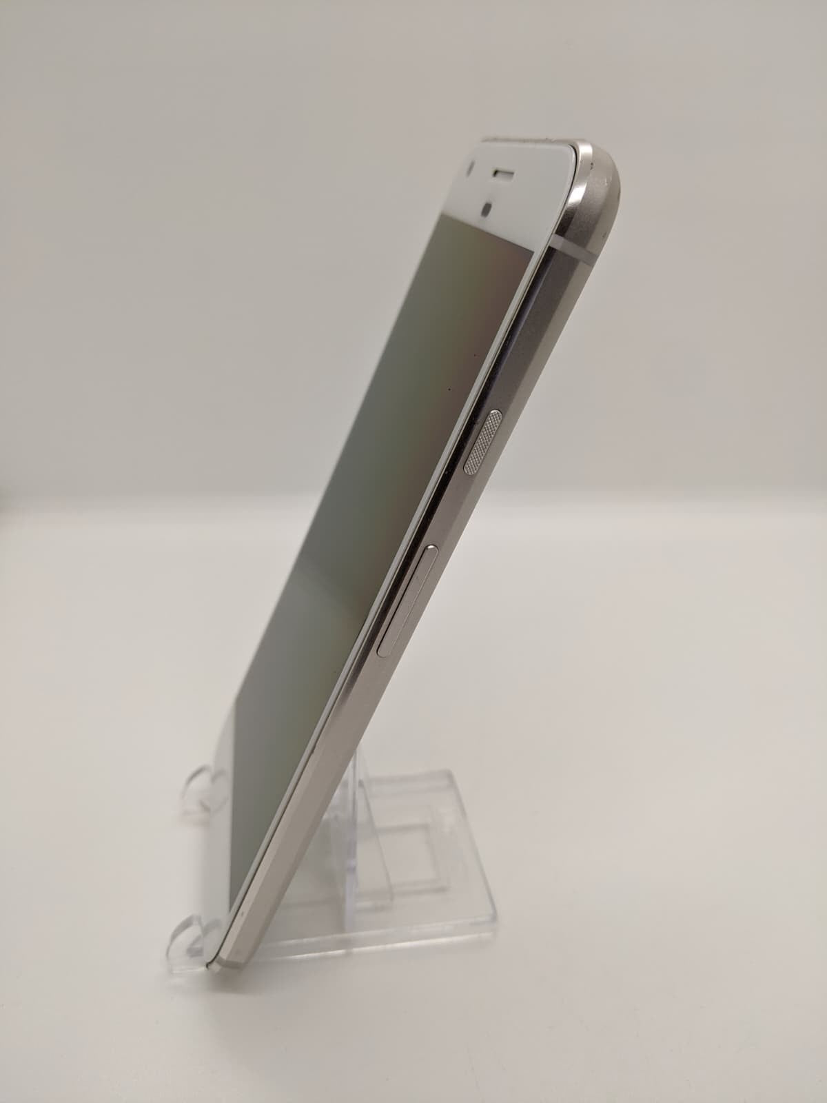 Google Pixel XL 32GB Network Unlocked Silver 4G Smartphone 2PW2100 New Battery!