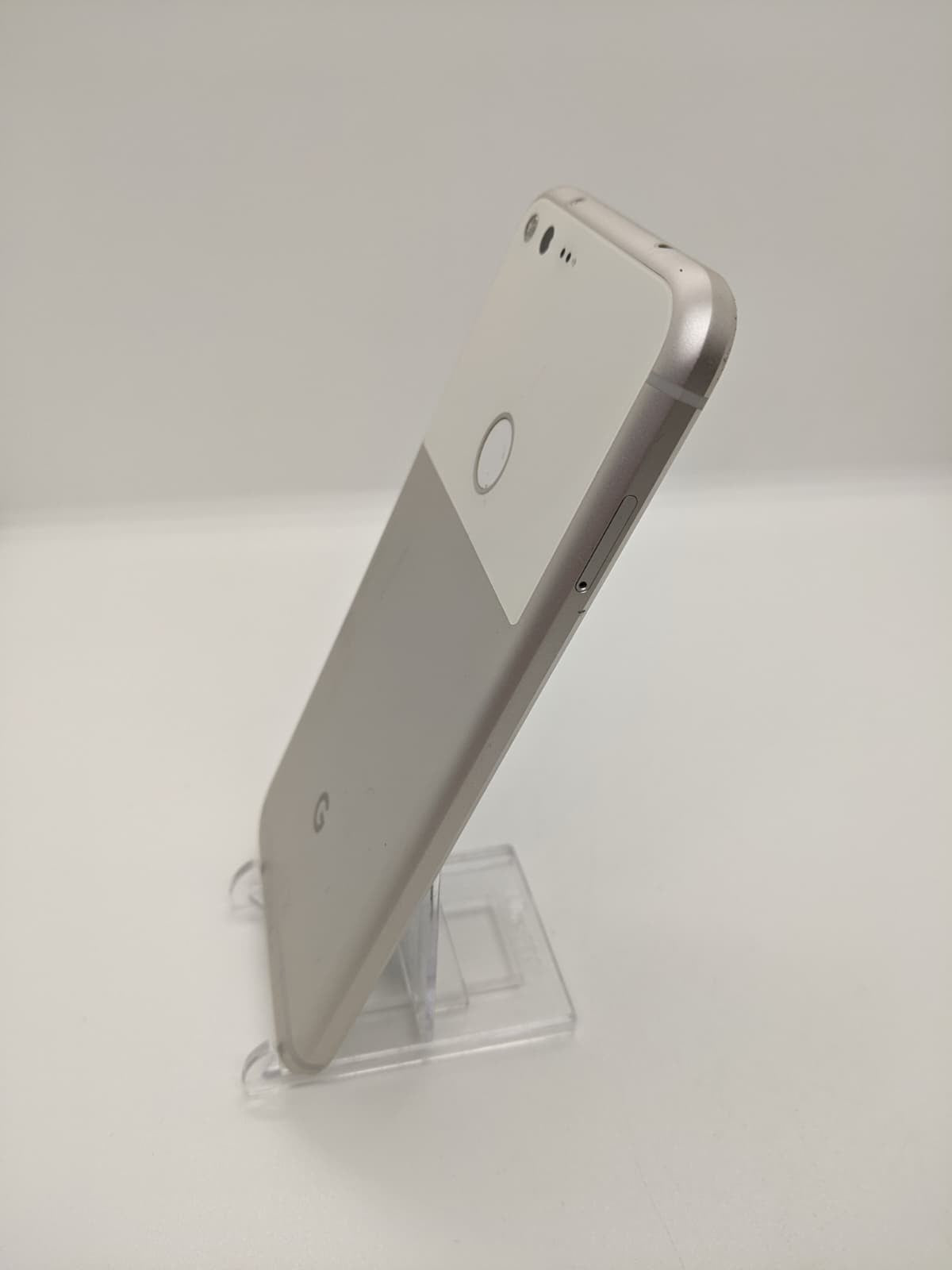 Google Pixel XL 32GB Network Unlocked Silver 4G Smartphone 2PW2100 New Battery!