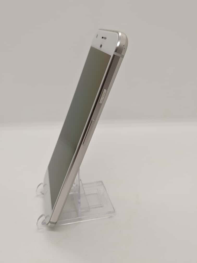 Google Pixel XL 128GB Network Unlocked Silver Smartphone 2PW2100 New Battery!!