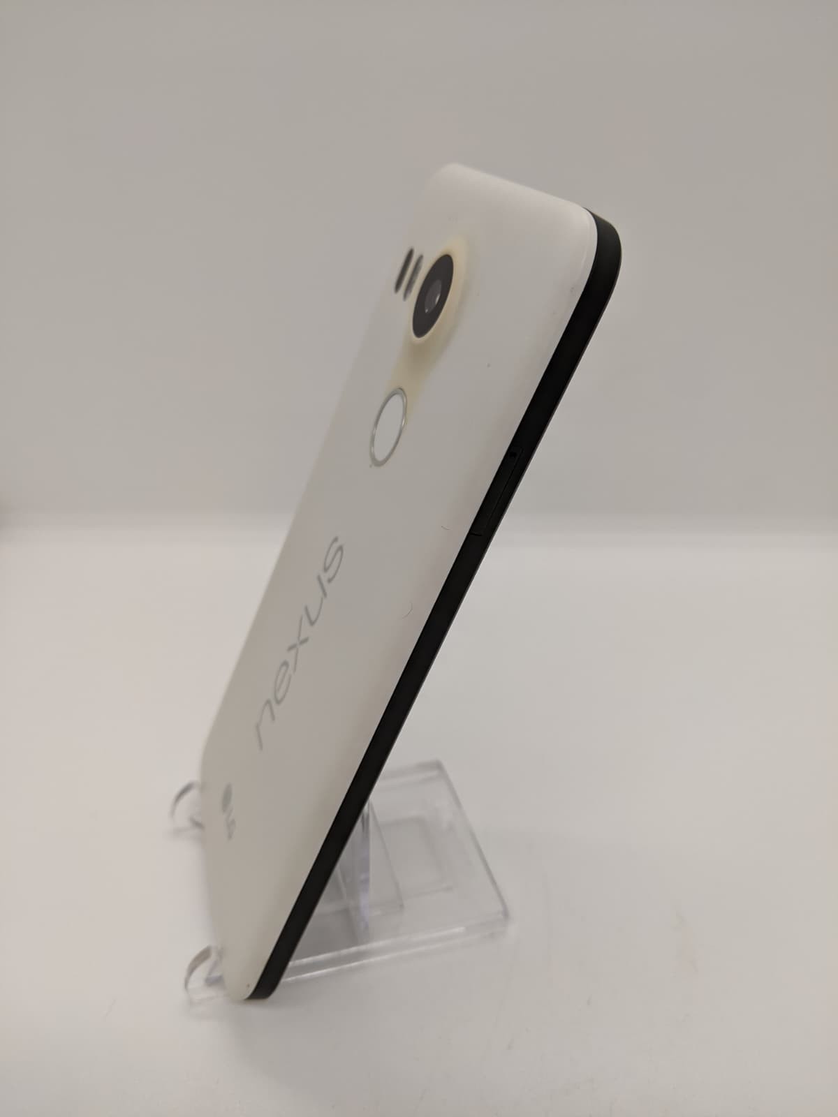 Rooted Nexus 5X 32GB GSM 4G Lineage OS 15.1 White Smartphone H790