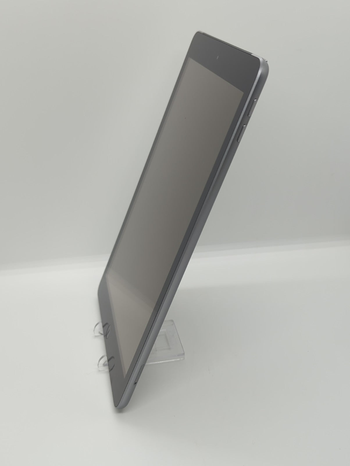Apple iPad 6th Gen 128GB (LTE + Wi-Fi) Tablet MR7C2LL/A A1954 Battery 92%