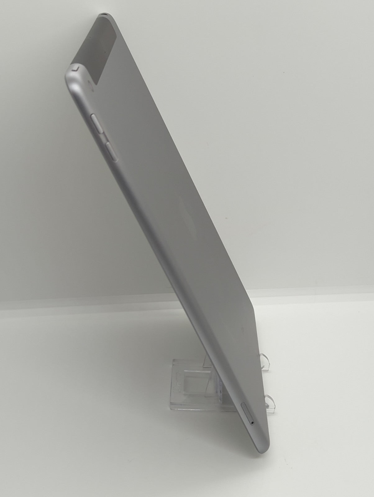 Apple iPad 6th Gen 128GB (LTE + Wi-Fi) Tablet MR7C2LL/A A1954 Battery 92%