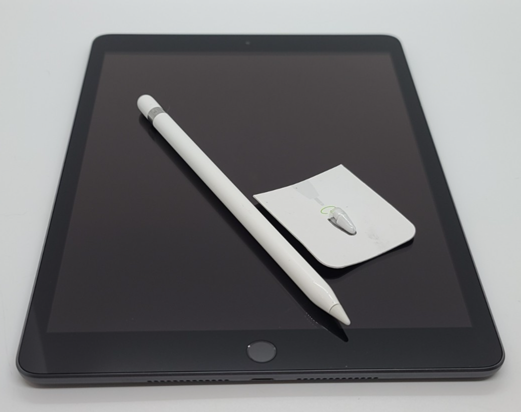 Apple iPad (8th Generation) 128GB Wi-Fi Tablet + Apple Pencil (1st Generation)