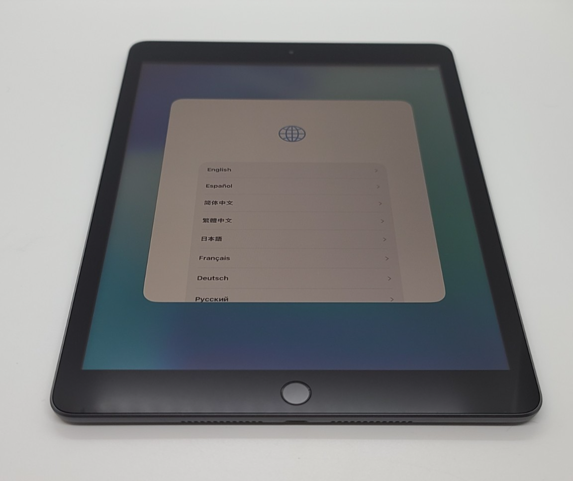 Apple iPad (8th Generation) 128GB Wi-Fi Tablet + Apple Pencil (1st Generation)