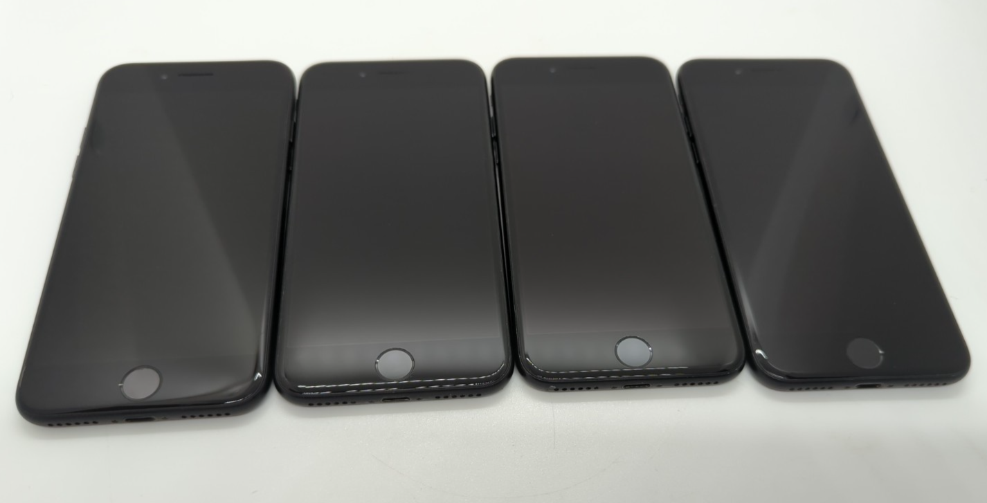 Lot of 4 Apple iPhone 7 (Verizon Unlocked) Black Smartphone A1660 MNAC2LL/A GOOD