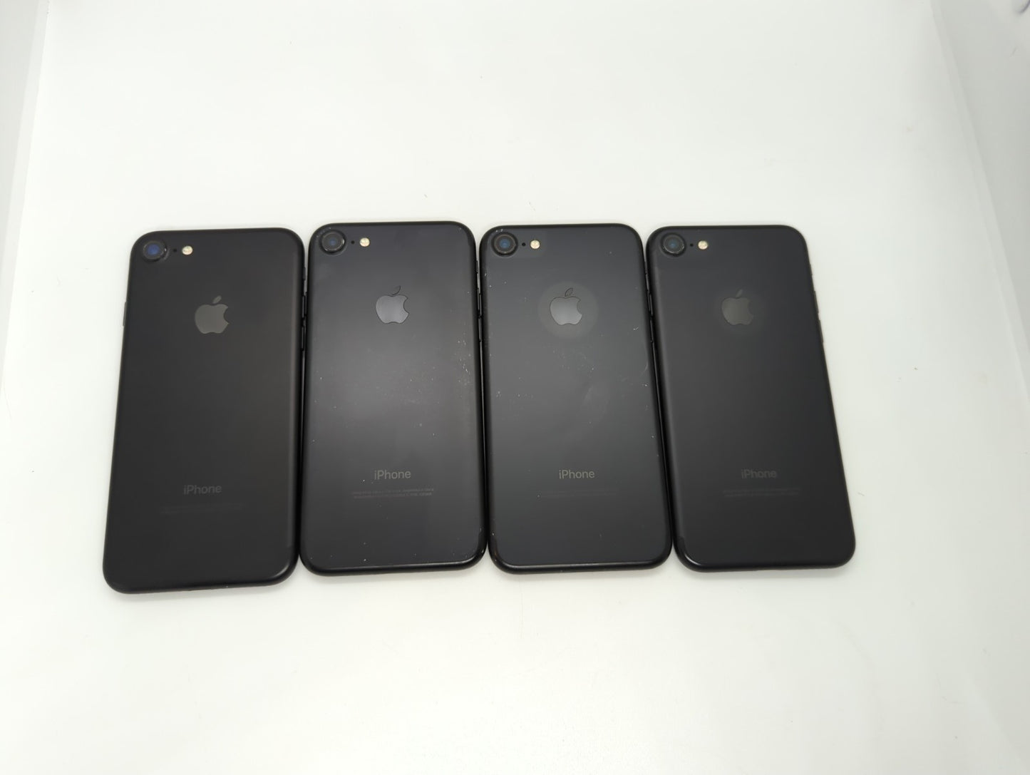 Lot of 4 Apple iPhone 7 (Verizon Unlocked) Black Smartphone A1660 MNAC2LL/A GOOD