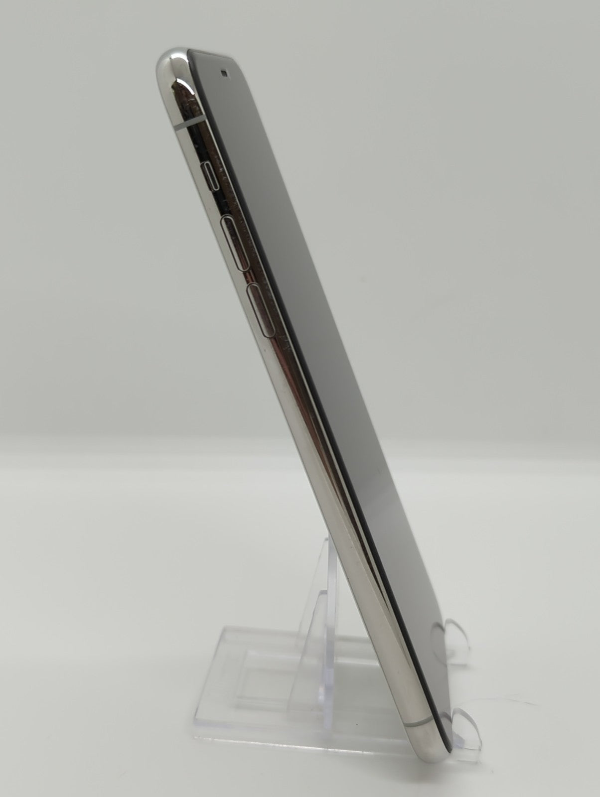 Apple iPhone 11 Pro Max  64GB Unlocked Silver Smartphone Battery Cap - 90% A2161
