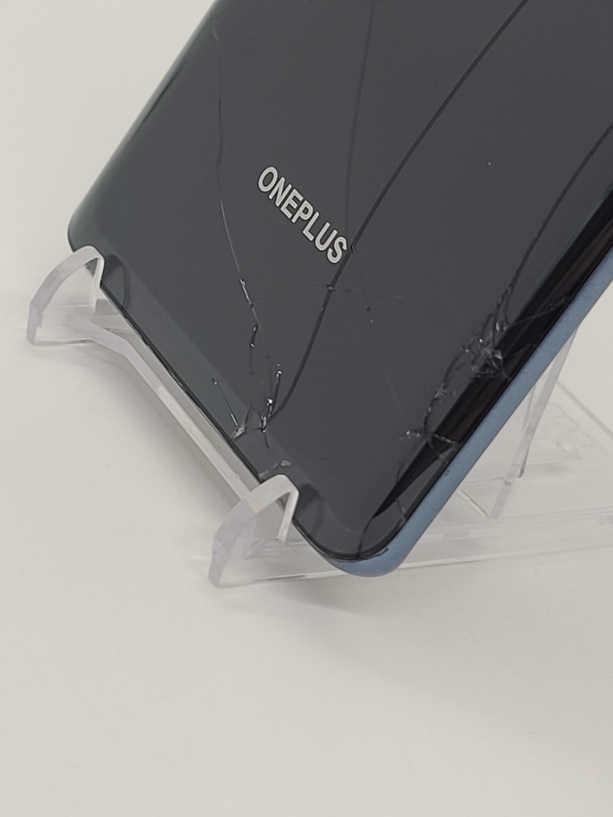 OnePlus 8 5G UW 128GB 8GB RAM Verizon/Unlocked Android Smartphone CRACKED WORKS
