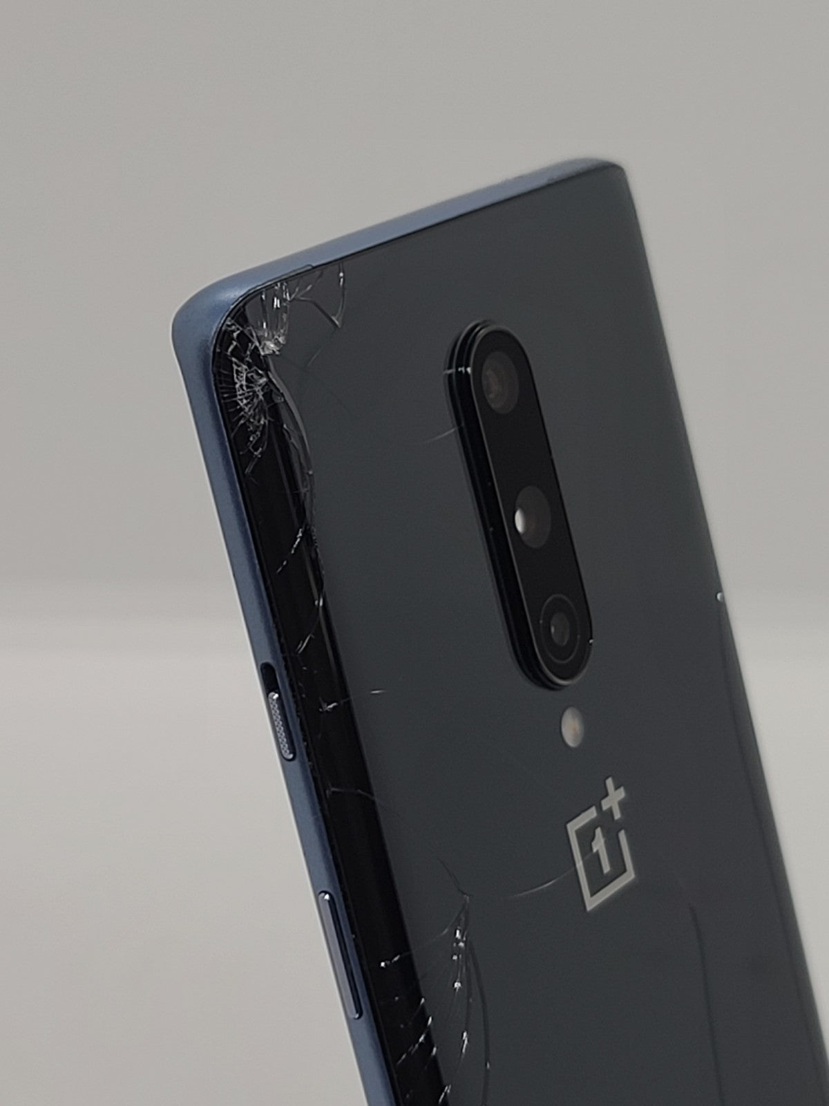 OnePlus 8 5G UW 128GB 8GB RAM Verizon/Unlocked Android Smartphone CRACKED WORKS