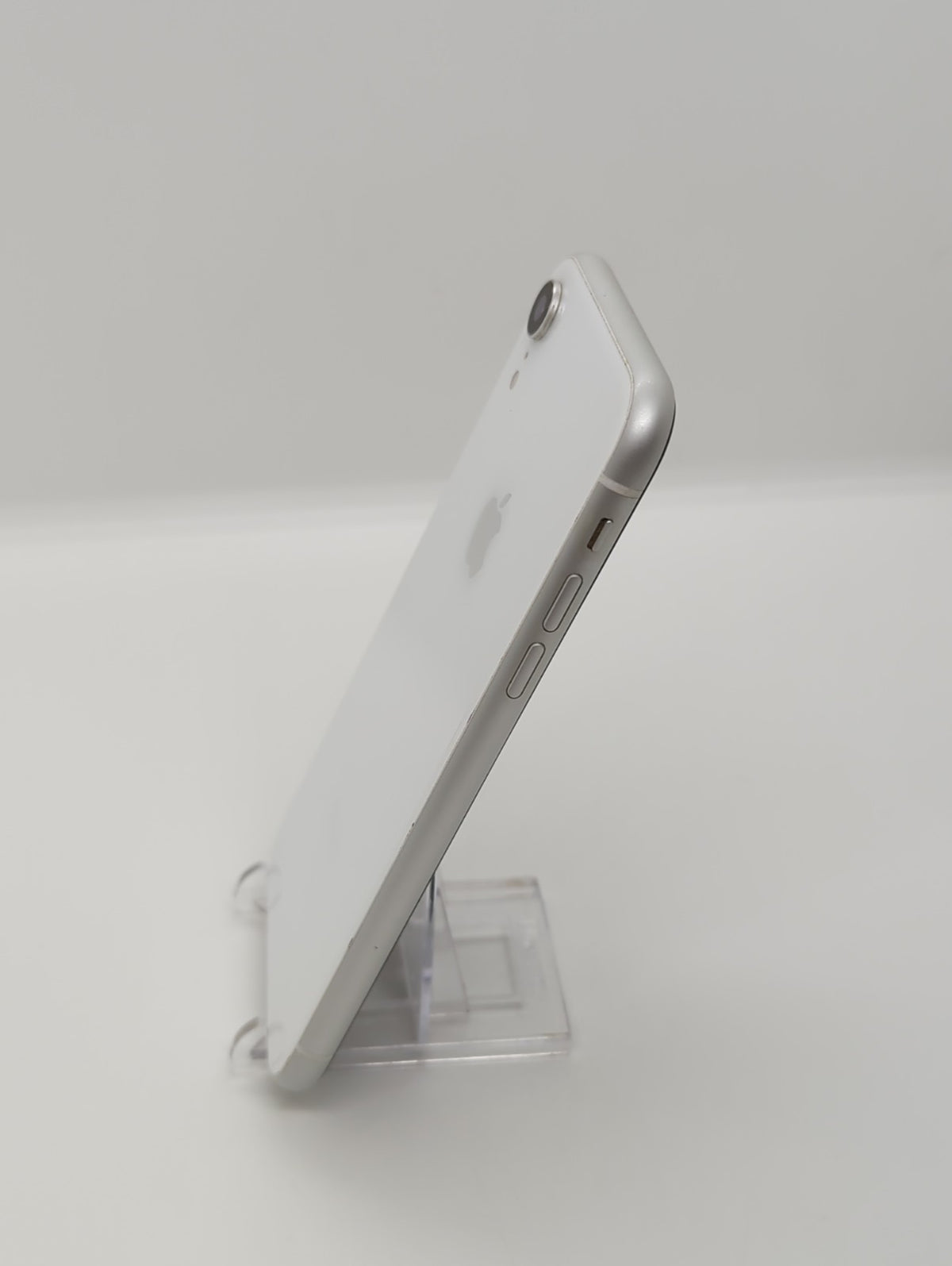 Apple iPhone XR 64GB (Verizon Unlocked) White Smartphone A1984 MT312LL/A GREAT!