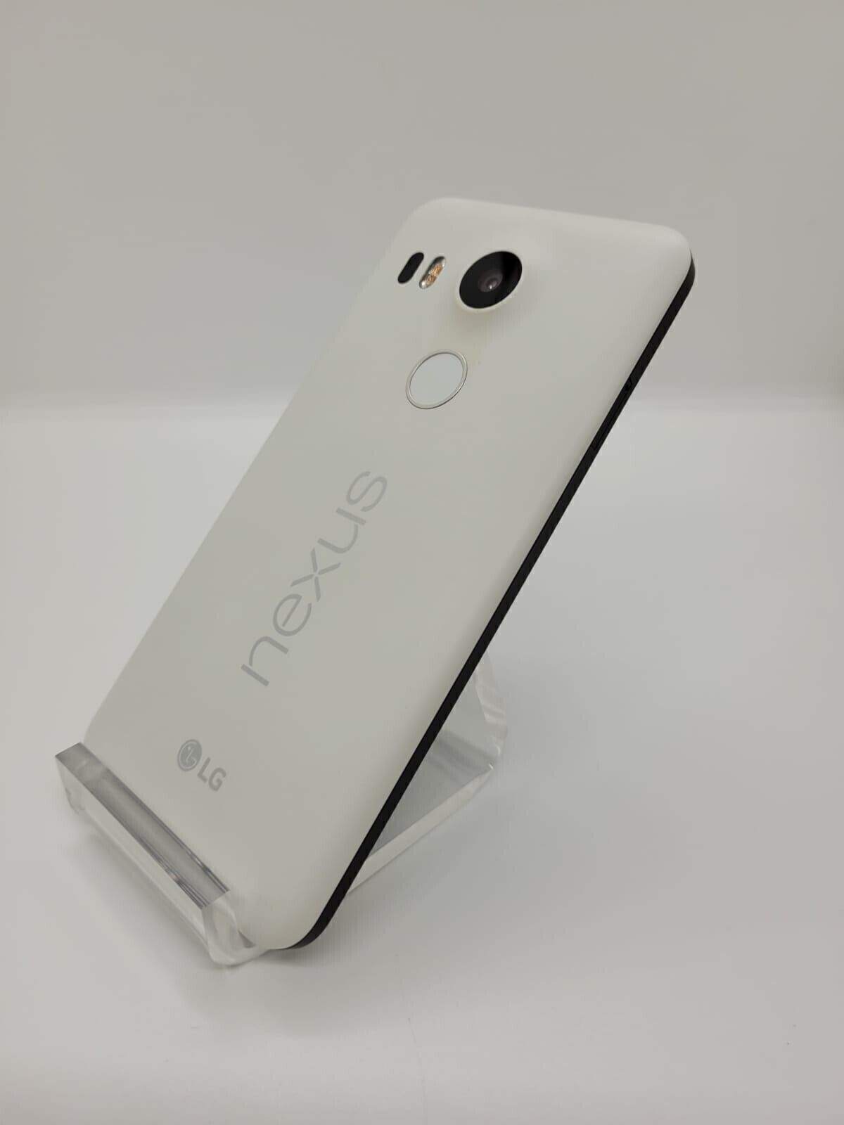 Nexus 5X 32GB White Factory Unlocked 4G LTE Smartphone H791